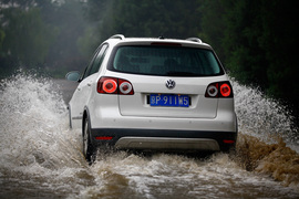 2011款进口大众CrossGolf试驾实拍