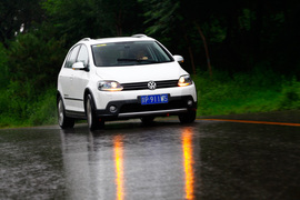 2011款进口大众CrossGolf试驾实拍