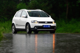 2011款进口大众CrossGolf试驾实拍