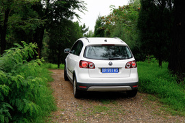 2011款进口大众CrossGolf试驾实拍