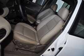 2012款华泰圣达菲1.8T手动导航版