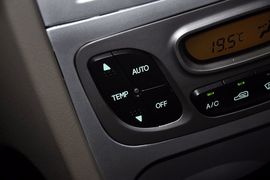 2012款华泰圣达菲1.8T手动导航版