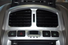 2012款华泰圣达菲1.8T手动导航版