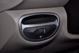 2012款华泰圣达菲1.8T手动导航版