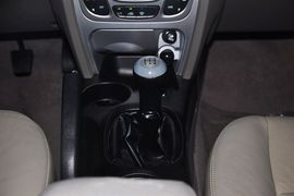 2012款华泰圣达菲1.8T手动导航版