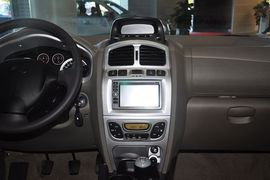 2012款华泰圣达菲1.8T手动导航版