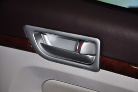 2012款华泰宝利格1.8T手动两驱爱国版