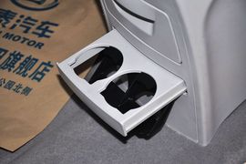 2012款华泰宝利格1.8T手动两驱爱国版