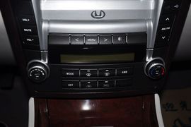 2012款华泰宝利格1.8T手动两驱爱国版