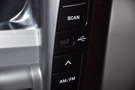 2012款华泰宝利格1.8T手动两驱爱国版