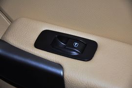 2012款奇瑞瑞虎1.6S手动舒适型