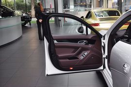 2010款保时捷Panamera