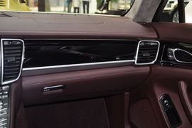 2010款保时捷Panamera