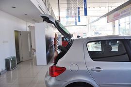 2012款标致307两厢1.6L手动舒适版到店实拍