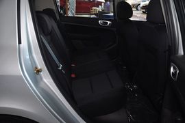 2012款标致307两厢1.6L手动舒适版到店实拍