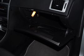 2012款标致307两厢1.6L手动舒适版到店实拍