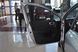 2012款标致307两厢1.6L手动舒适版到店实拍