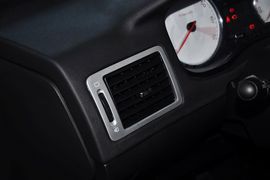2012款标致307两厢1.6L手动舒适版到店实拍