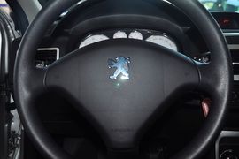 2012款标致307两厢1.6L手动舒适版到店实拍