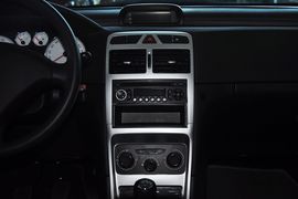 2012款标致307两厢1.6L手动舒适版到店实拍