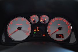 2012款标致307两厢1.6L手动舒适版到店实拍