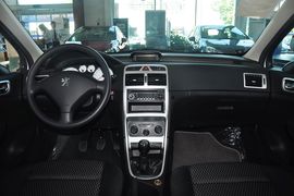 2012款标致307两厢1.6L手动舒适版到店实拍