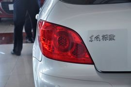 2012款标致307两厢1.6L手动舒适版到店实拍