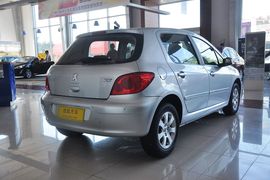 2012款标致307两厢1.6L手动舒适版到店实拍