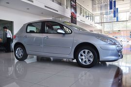 2012款标致307两厢1.6L手动舒适版到店实拍