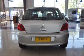 2012款标致307两厢1.6L手动舒适版到店实拍