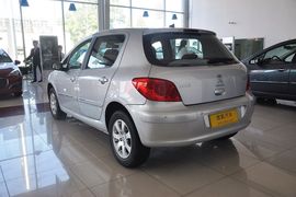 2012款标致307两厢1.6L手动舒适版到店实拍
