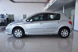 2012款标致307两厢1.6L手动舒适版到店实拍