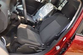 2012款Jeep吉普指南者2.4L运动版