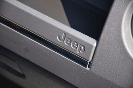 2012款Jeep吉普指南者2.4L运动版