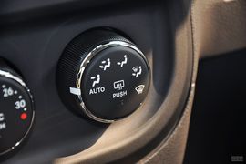 2012款Jeep吉普指南者2.4L运动版
