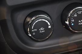 2012款Jeep吉普指南者2.4L运动版