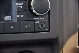 2012款Jeep吉普指南者2.4L运动版