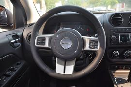 2012款Jeep吉普指南者2.4L运动版