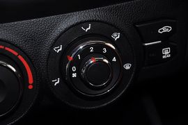 2011款起亚K2