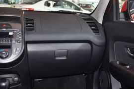 2012款起亚秀尔1.6L