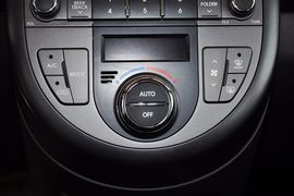 2012款起亚秀尔1.6L