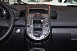 2012款起亚秀尔1.6L