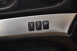 2013款英菲尼迪G25豪华运动版