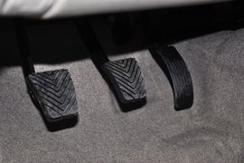 2012款东南V3菱悦1.5L手动亲民舒适版