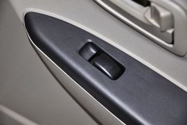2012款东南V3菱悦1.5L手动亲民舒适版