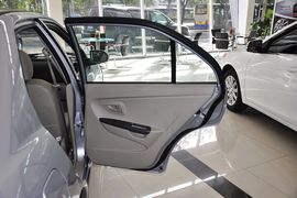 2012款东南V3菱悦1.5L手动亲民舒适版