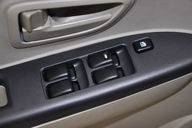 2012款东南V3菱悦1.5L手动亲民舒适版