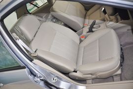 2012款东南V3菱悦1.5L手动亲民舒适版