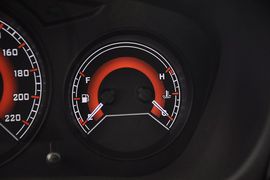 2012款东南V3菱悦1.5L手动亲民舒适版