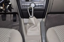 2012款东南V3菱悦1.5L手动亲民舒适版